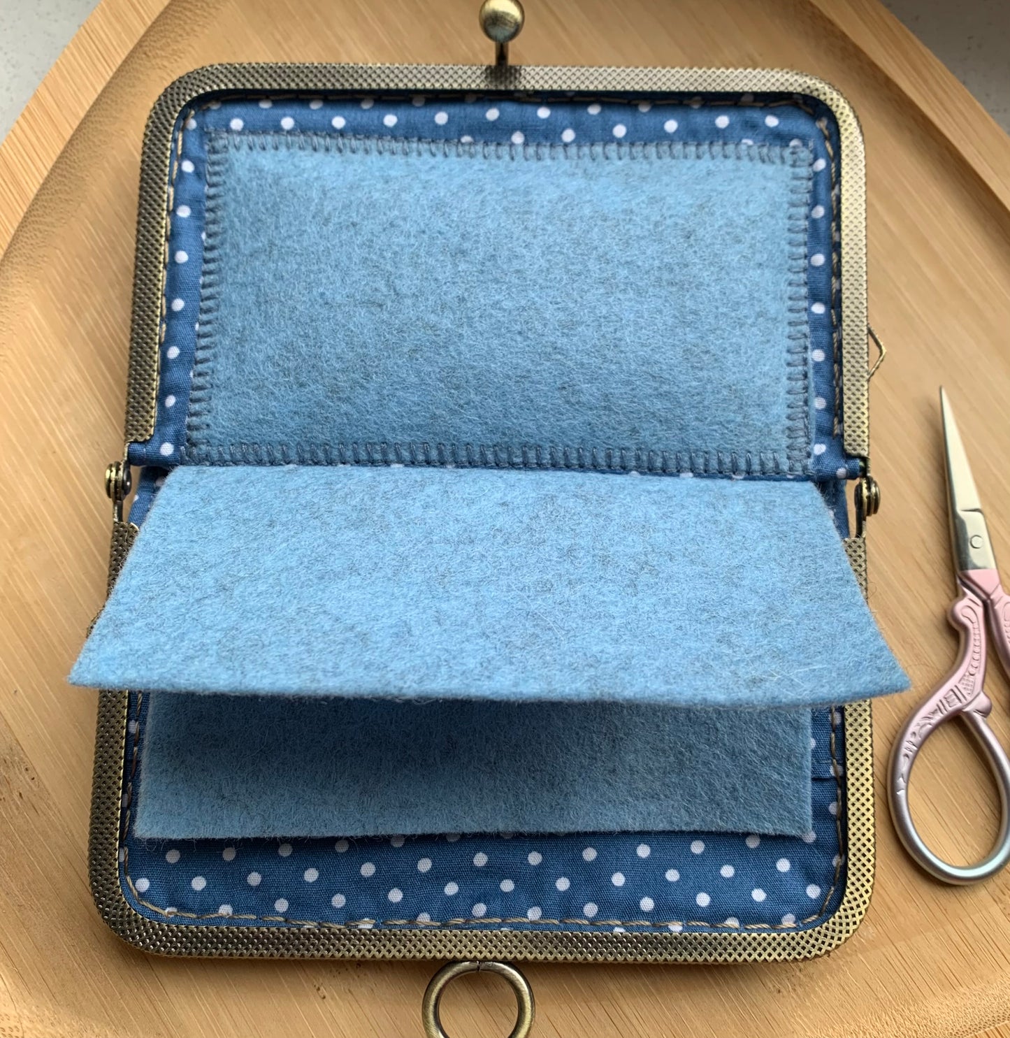 Handmade Kiss Lock Needle Book Sewing Organizer