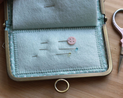 Handmade Kiss Lock Needle Book Sewing Organizer