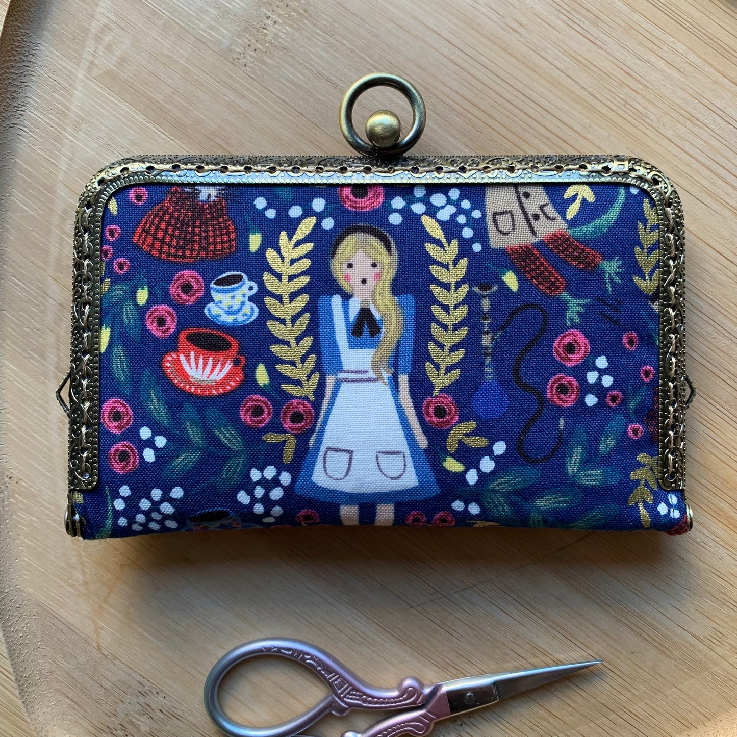 Handmade Kiss Lock Needle Book Sewing Organizer