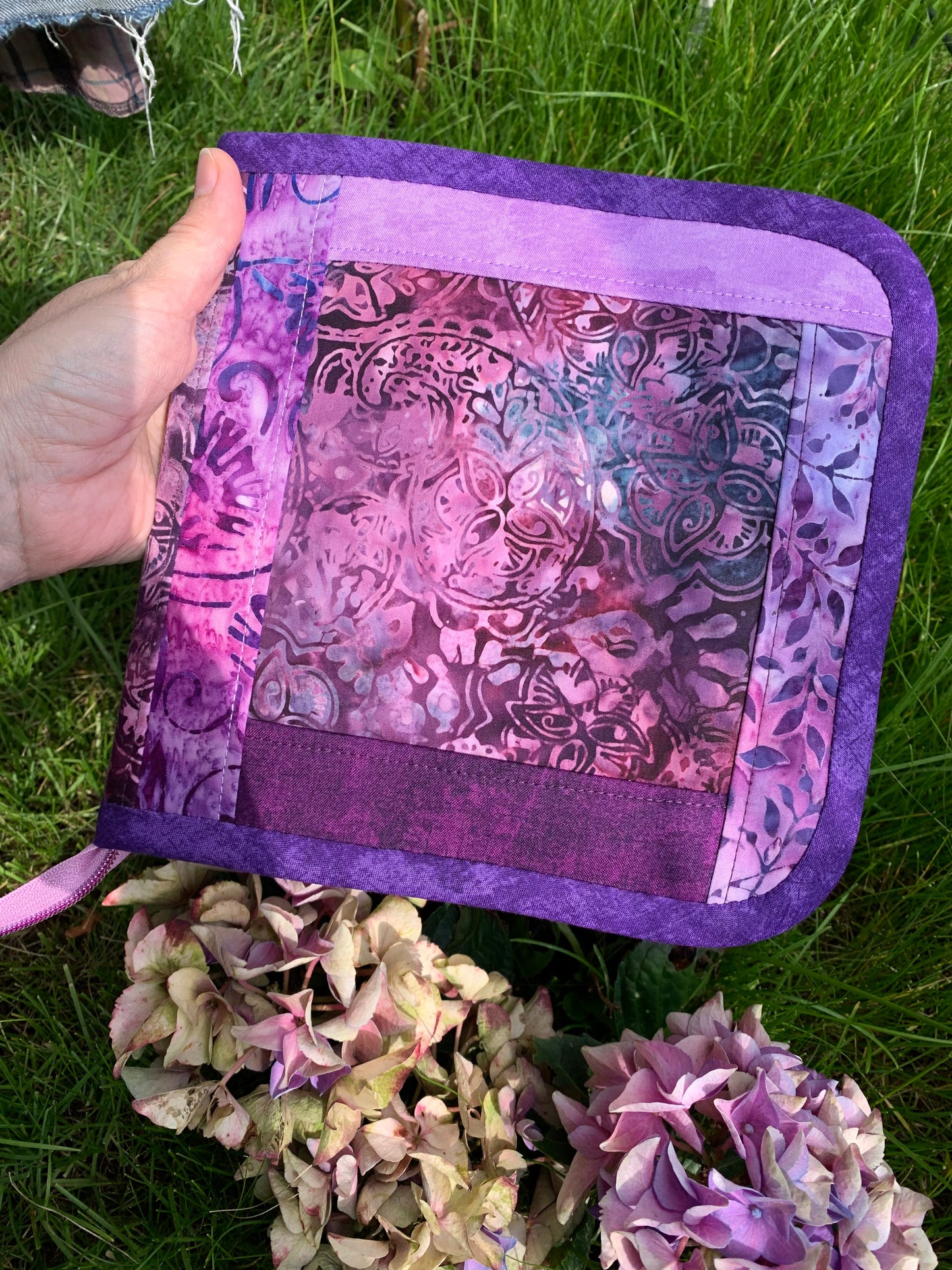 Cross Stitch Project Bag, Zippered Needlework Organizer for Q-Snap 8 inches and Hoops, Handmade Craft Travel Case with Multiple Pockets
