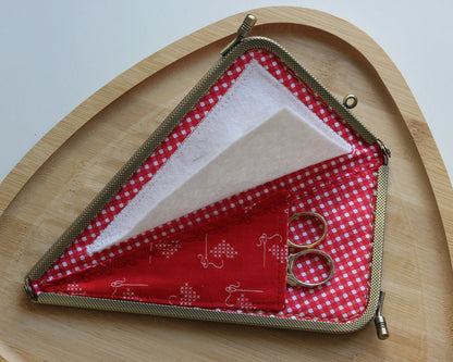 Embroidery Scissors Case and Needle Organizer, Quilting and Cross Stitch Accessory