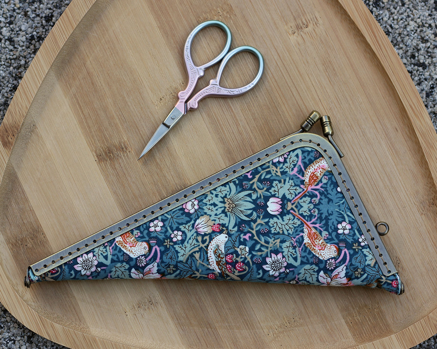 Embroidery Scissors Case and Needle Organizer | Quilting and Cross Stitch Accessory
