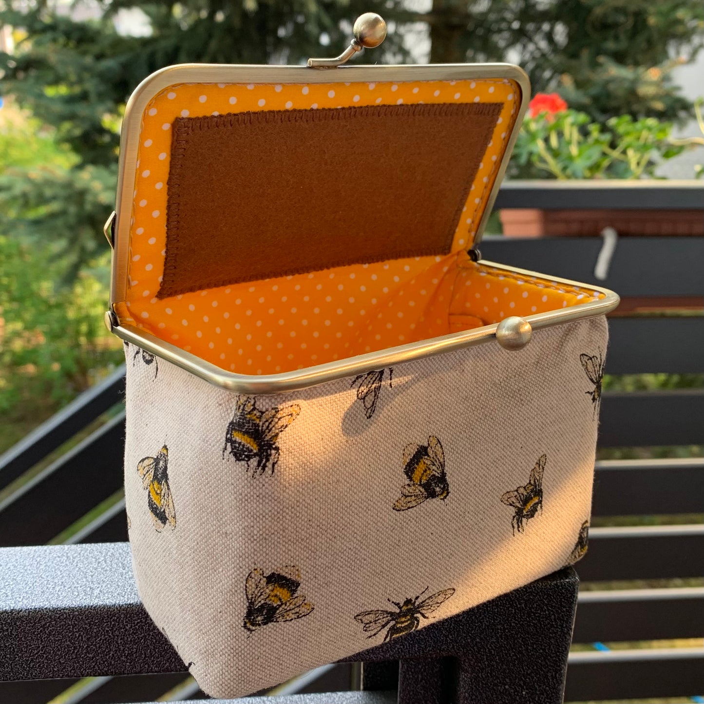 Bee Embroidery Organizer Box – Handmade Sewing & Cross Stitch Storage Case