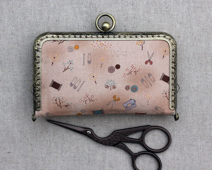 Handmade Kiss Lock Needle Book Sewing Organizer