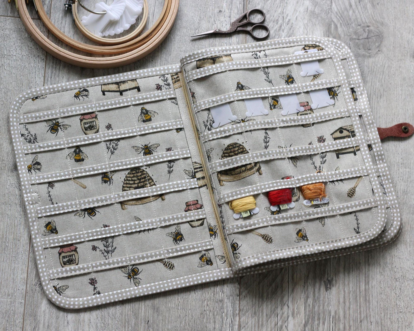 Embroidery Floss Bobbin Portfolio – Thread Storage Binder for Cross Stitch & Embroidery