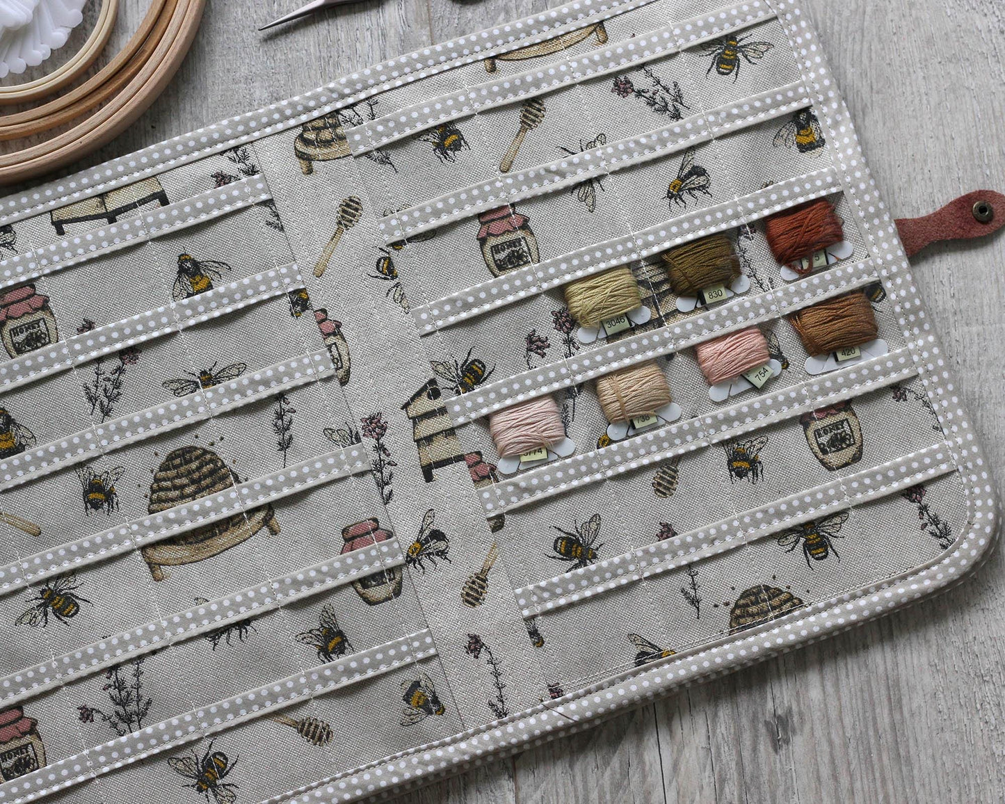 Embroidery Floss Bobbin Portfolio – Thread Storage Binder for Cross Stitch & Embroidery