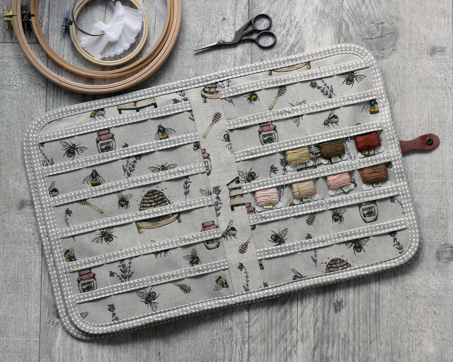 Embroidery Floss Bobbin Portfolio – Thread Storage Binder for Cross Stitch & Embroidery