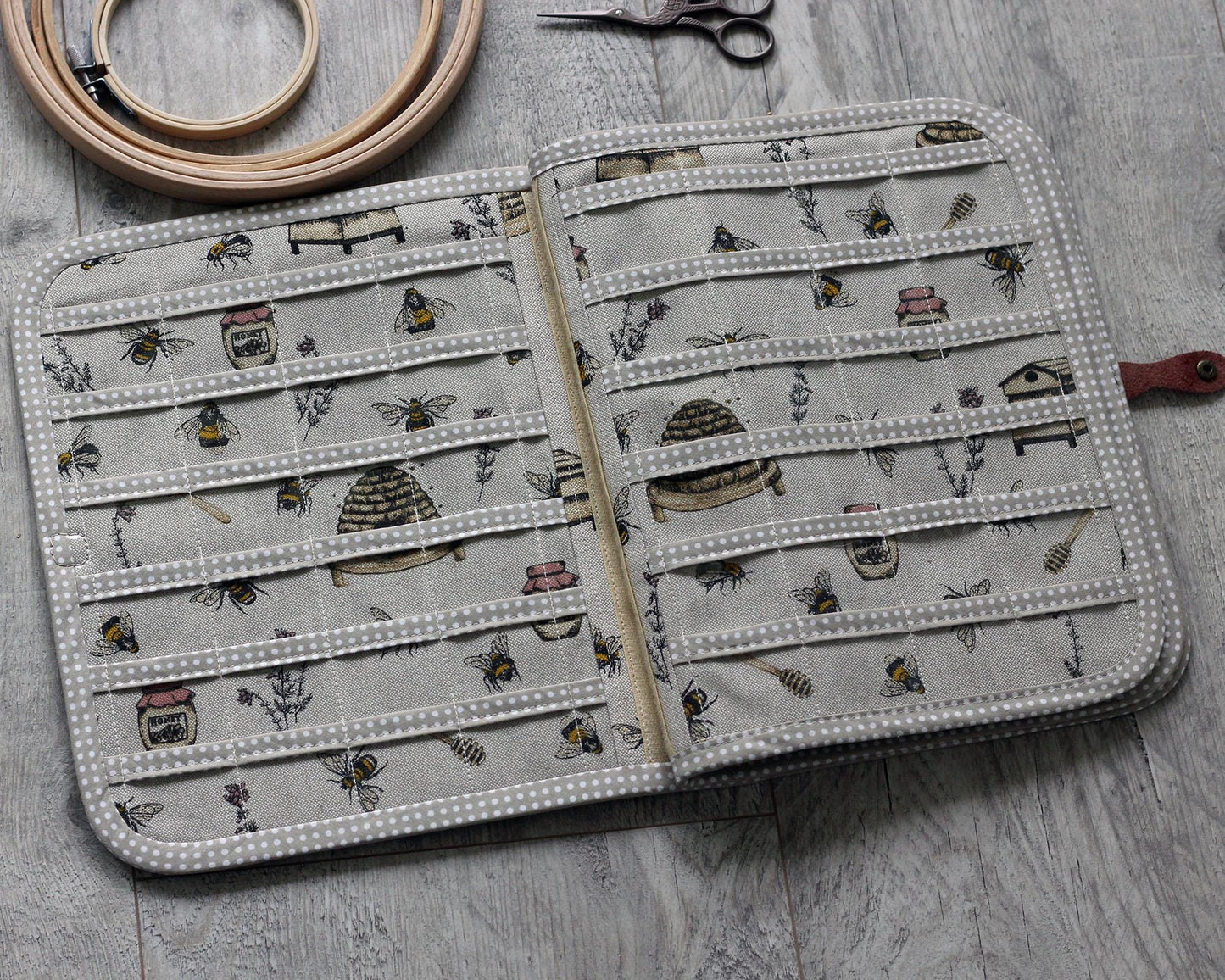 Embroidery Floss Bobbin Portfolio – Thread Storage Binder for Cross Stitch & Embroidery