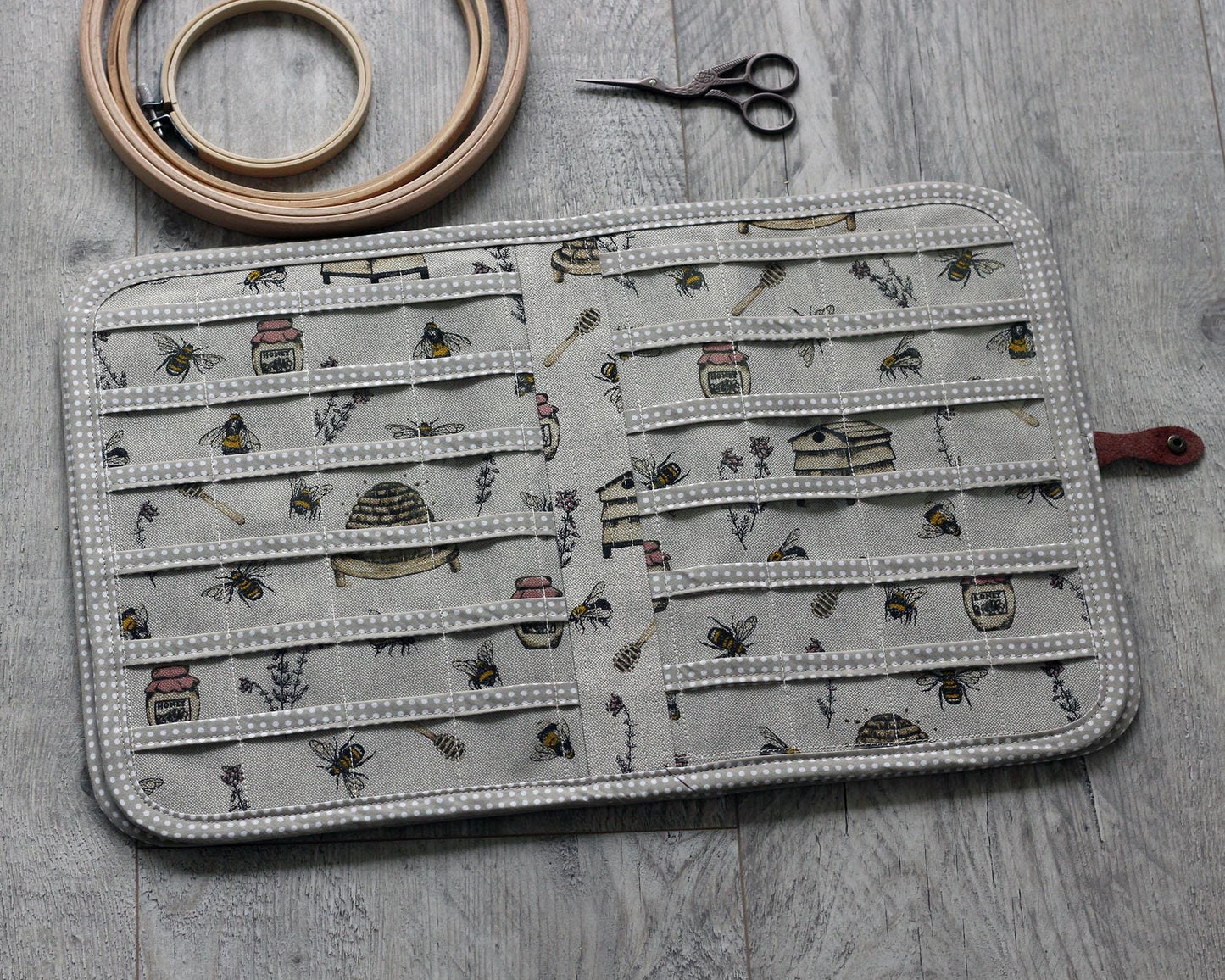 Embroidery Floss Bobbin Portfolio – Thread Storage Binder for Cross Stitch & Embroidery