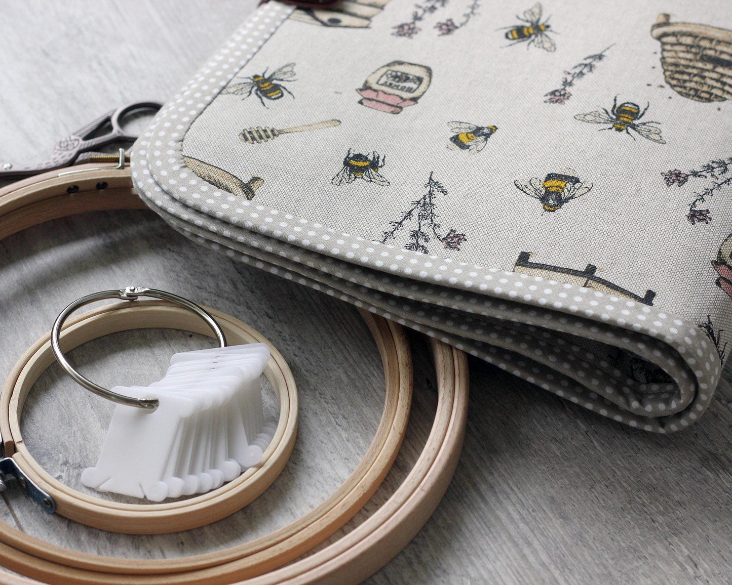 Embroidery Floss Bobbin Portfolio – Thread Storage Binder for Cross Stitch & Embroidery
