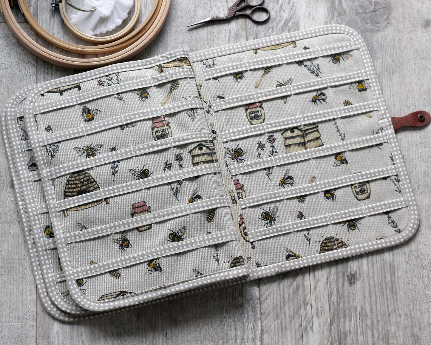 Embroidery Floss Bobbin Portfolio – Thread Storage Binder for Cross Stitch & Embroidery