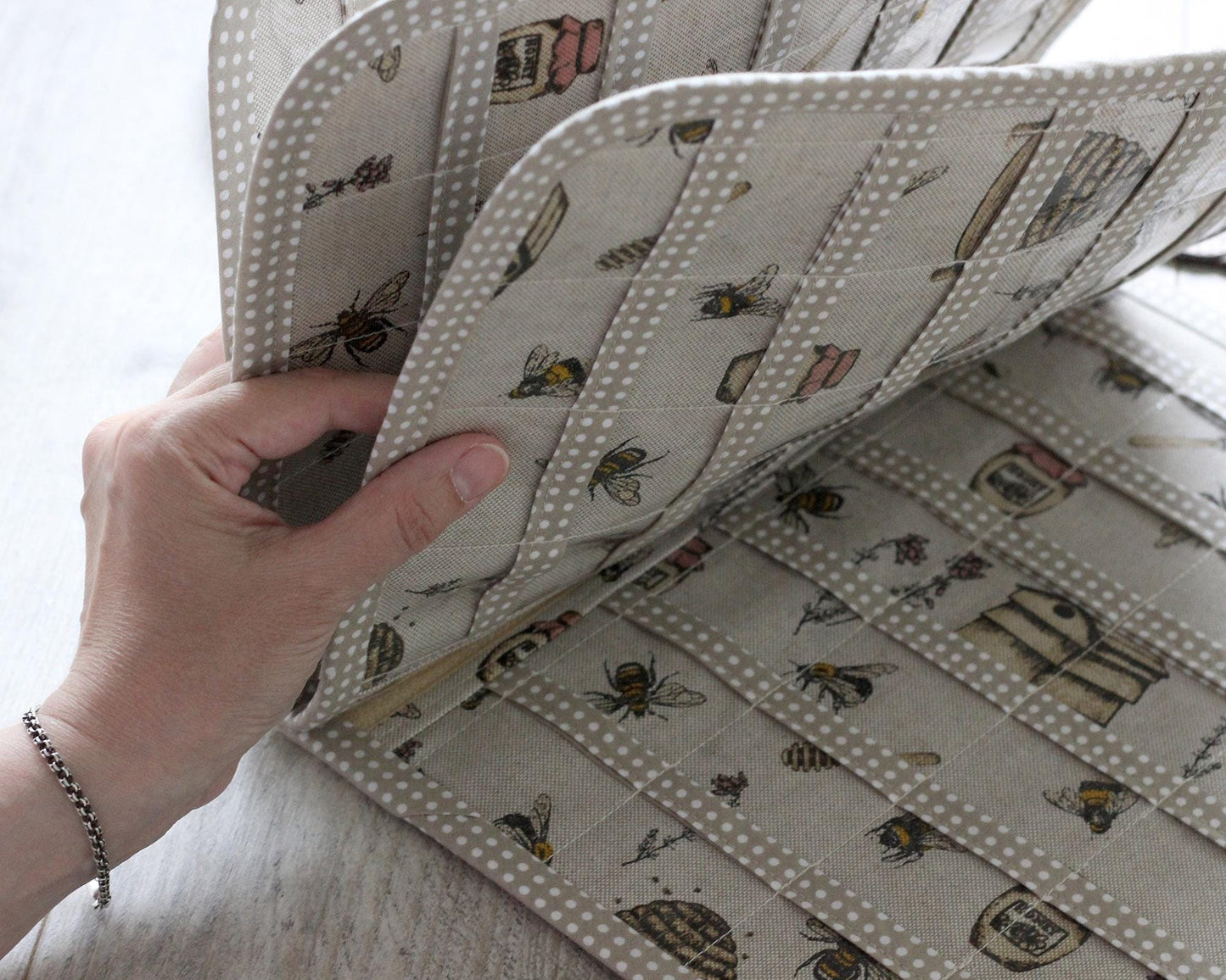 Embroidery Floss Bobbin Portfolio – Thread Storage Binder for Cross Stitch & Embroidery