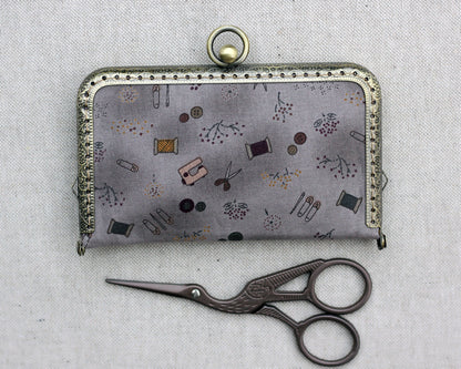 Handmade Kiss Lock Needle Book Sewing Organizer