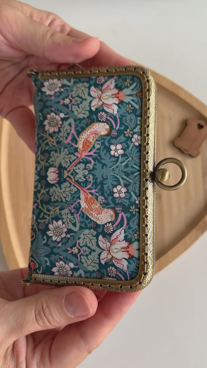 Handmade Kiss Lock Needle Book Sewing Organizer
