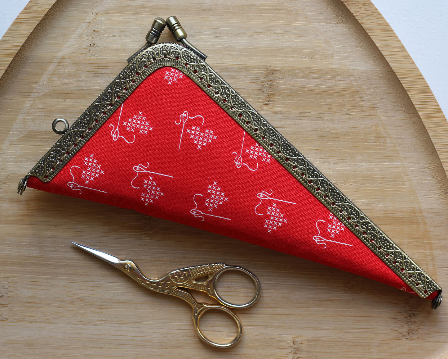 Embroidery Scissors Case and Needle Organizer | Quilting and Cross Stitch Accessory
