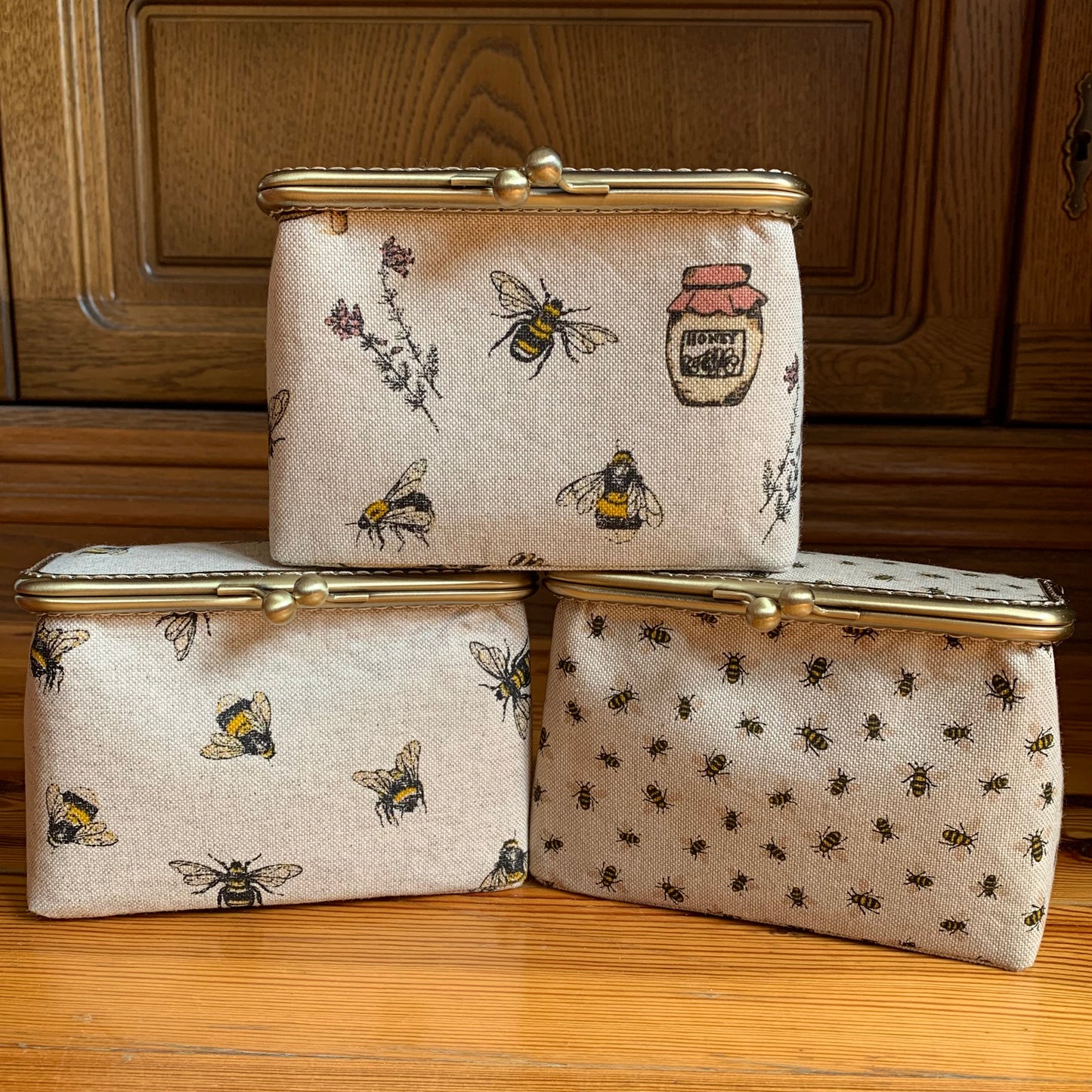 Bee Embroidery Organizer Box – Handmade Sewing & Cross Stitch Storage Case